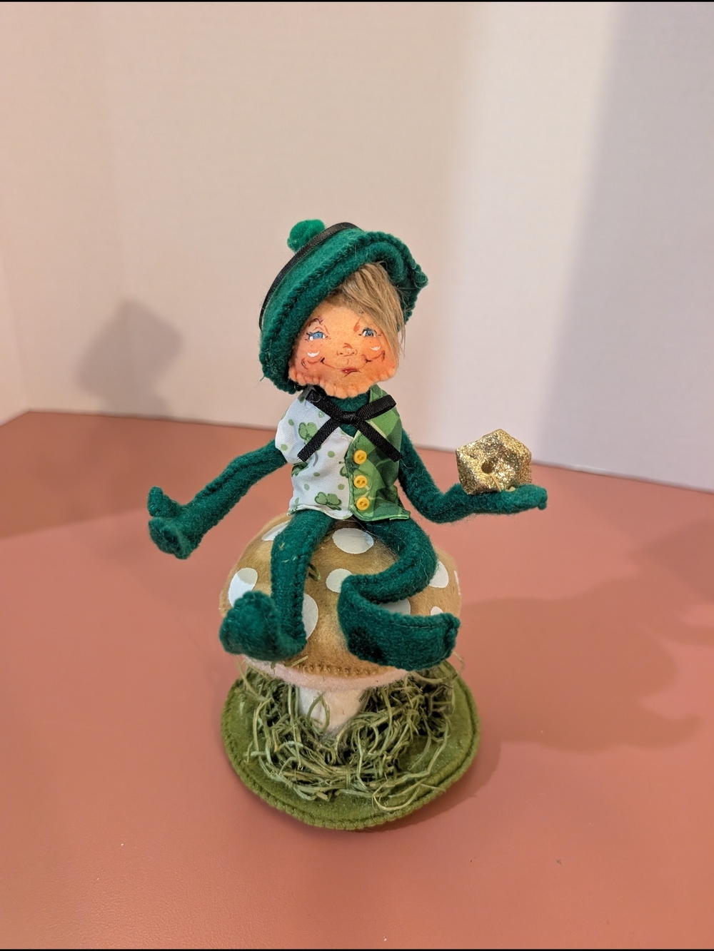 Annalee 2020 Lucky Leprechaun On Mushroom - 7 Inches Tall - St. Patrick Day